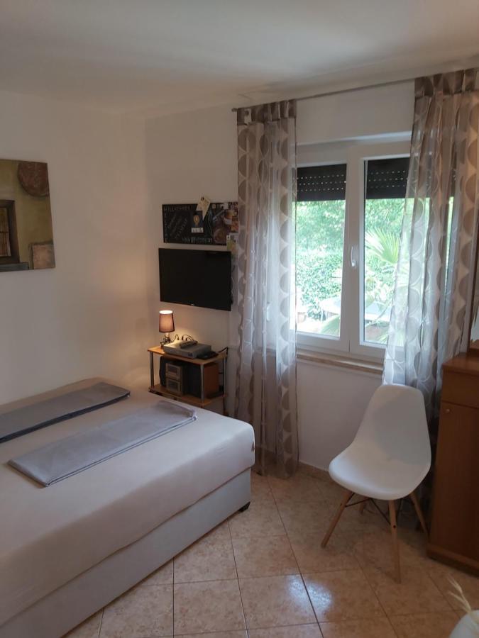 Ferienwohnung Mit 2 Schlafzimmer Oder Studio Apartment - Istrien-Fiorini Brtonigla Kültér fotó