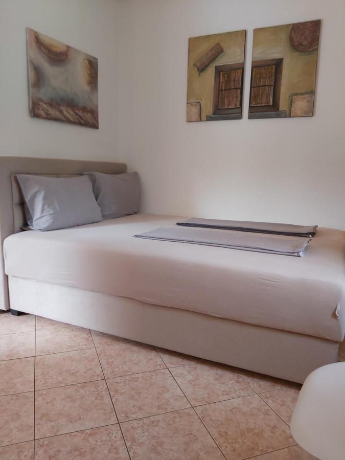 Ferienwohnung Mit 2 Schlafzimmer Oder Studio Apartment - Istrien-Fiorini Brtonigla Kültér fotó