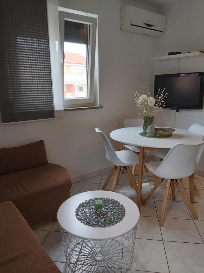 Ferienwohnung Mit 2 Schlafzimmer Oder Studio Apartment - Istrien-Fiorini Brtonigla Kültér fotó