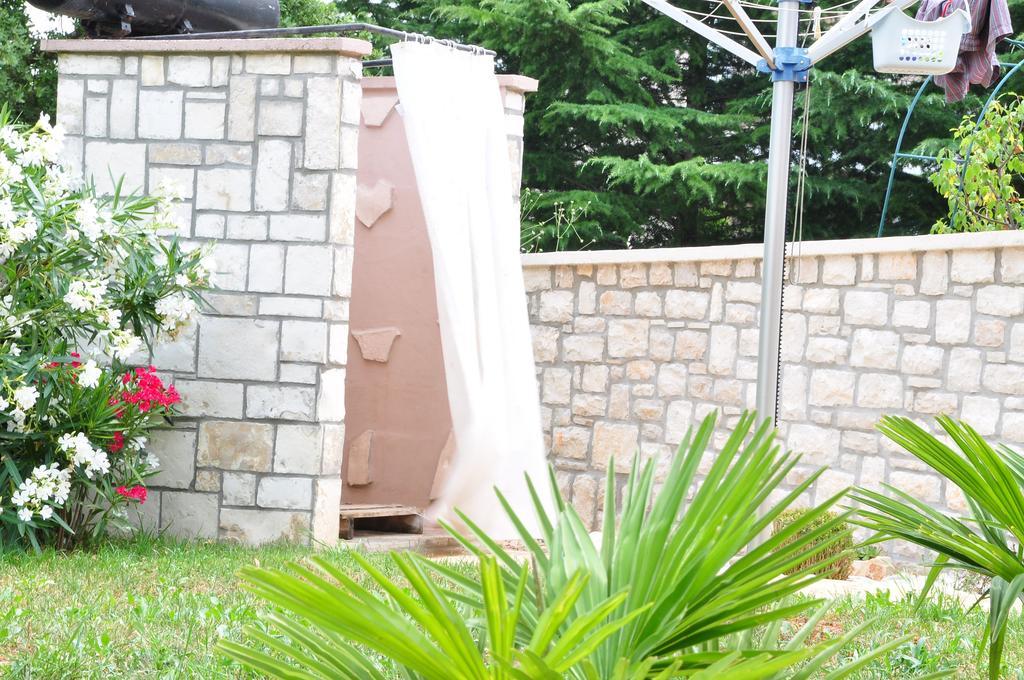 Ferienwohnung Mit 2 Schlafzimmer Oder Studio Apartment - Istrien-Fiorini Brtonigla Kültér fotó